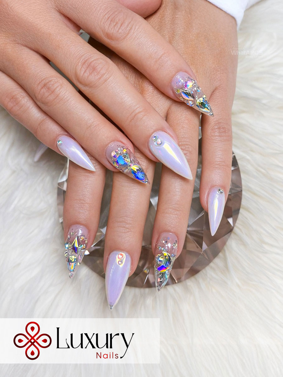 LUXURY NAILS
