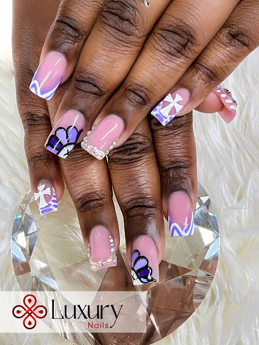 LUXURY NAILS